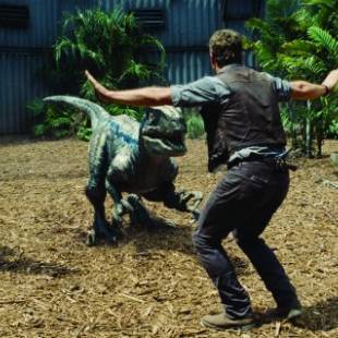 Jurassic World Sparks New Online Trend with Zookeepers
